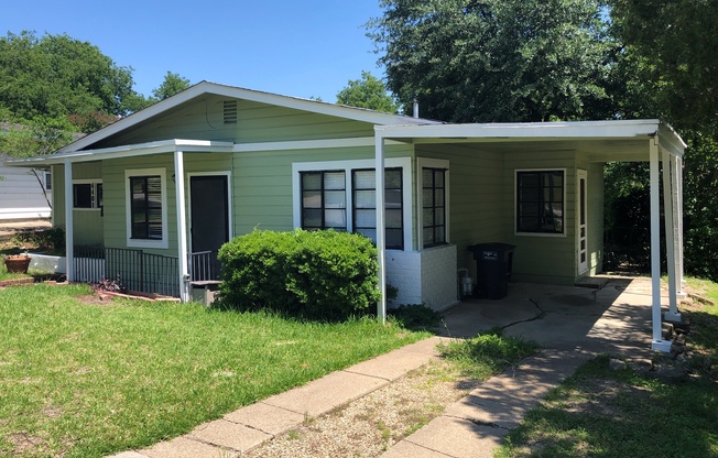 QUAINT home near TCU!