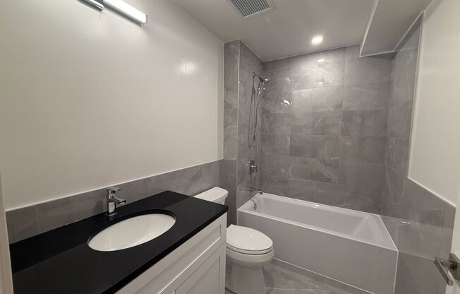 2 beds, 2 baths, 908 sqft, $3,550, Unit 952-205