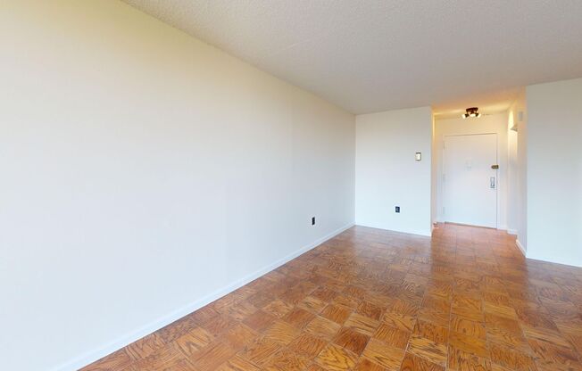 Updated One Bedroom W/Amenities GALORE & All Energy Utilities Included!