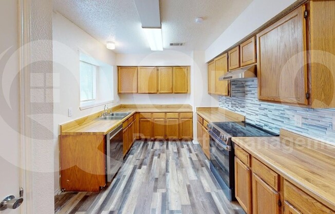 2438 KIMBERLY DR