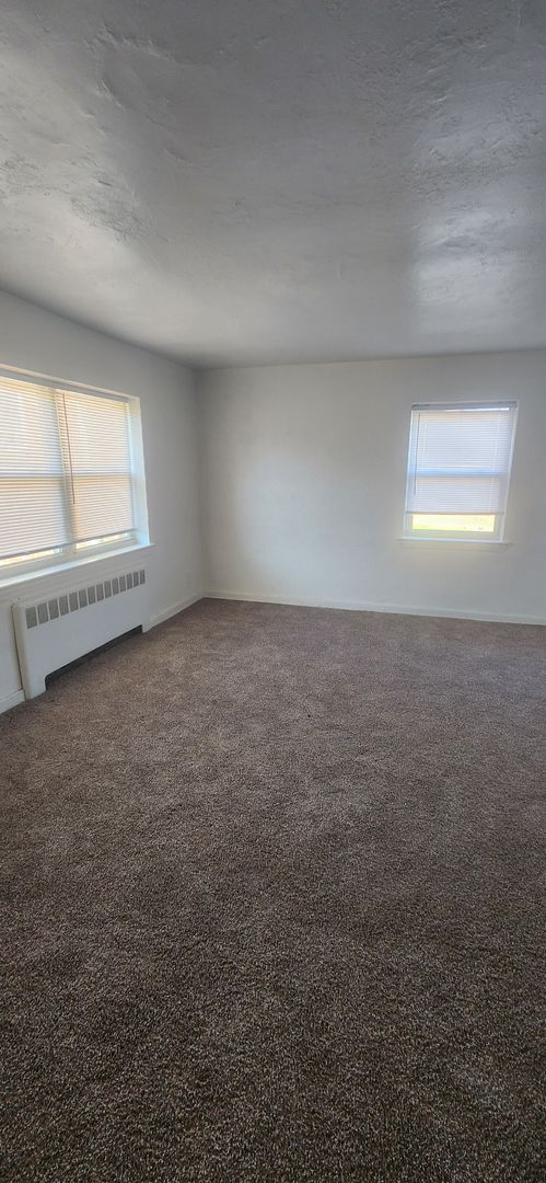 1 bed, 1 bath, 750 sqft, $1,325, Unit B-05