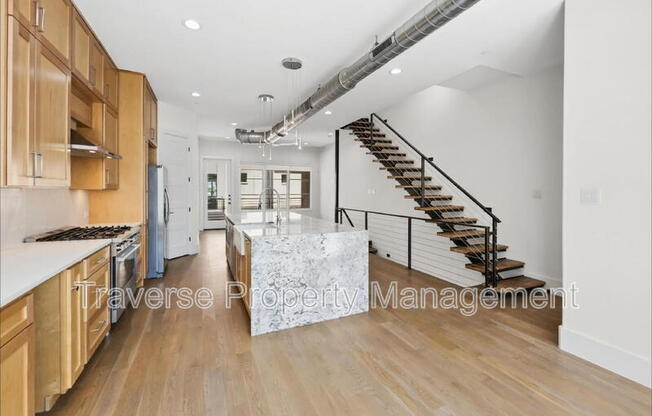408 RAYNER AVE