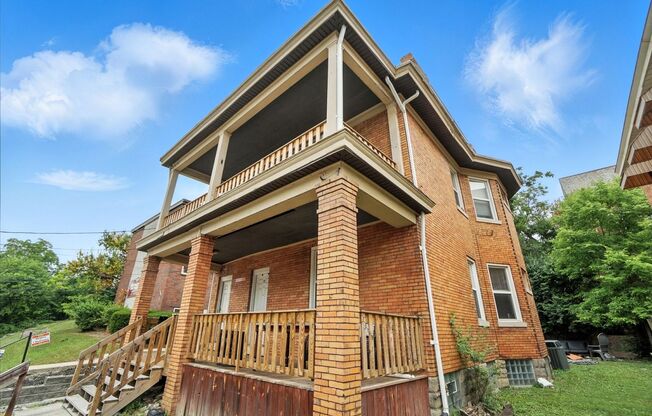 7 bed/2 bath on Atkinson, Mins. from UC for Only $700/pp ($4900/mo)!