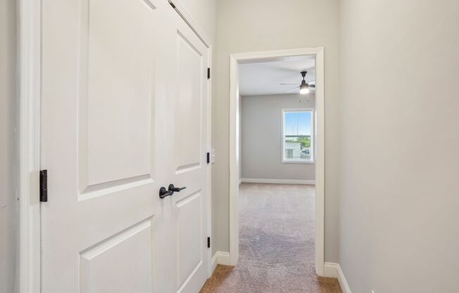 1 bed, 1 bath, 740 sqft, $1,599, Unit 600 - 3G