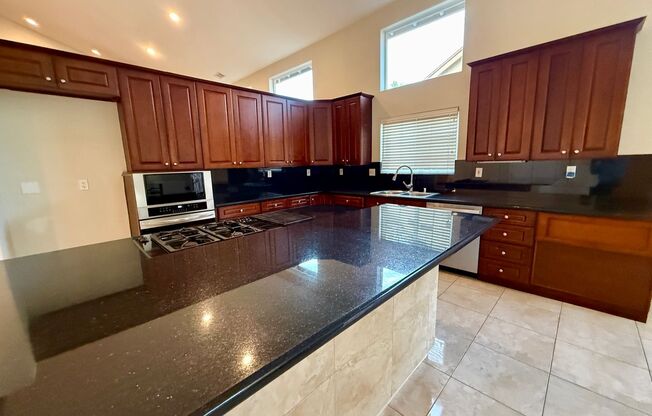 6 Bedroom 4 baths Granite Kitchen Executive Home For $6900