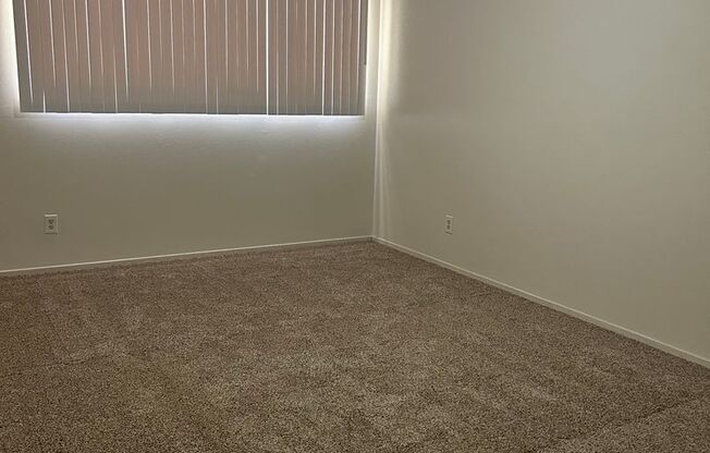 2 beds, 1 bath, 888 sqft, $1,825