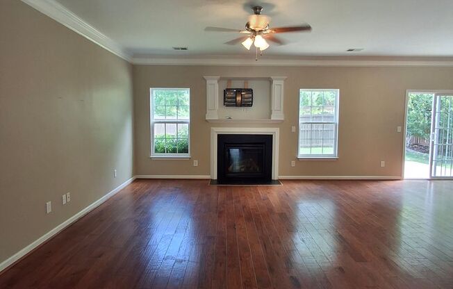 Beautiful 3-Bedroom Home with Bonus Room in Riverside School District!