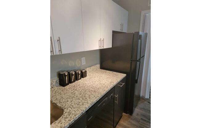 3 beds, 2 baths, 998 sqft, $1,310