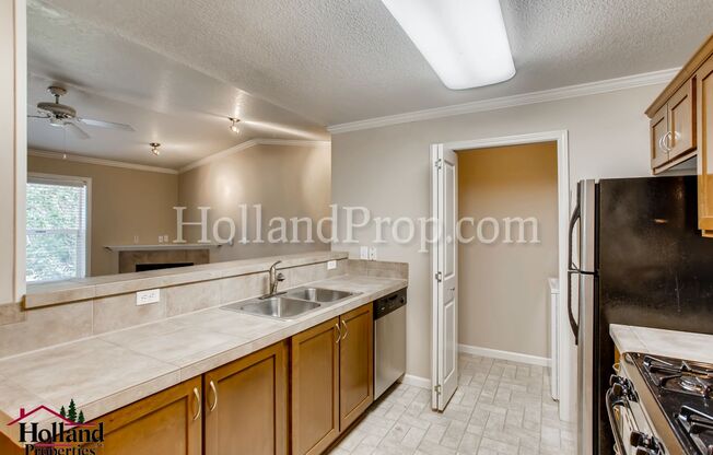Fantastic 1 Bed, 1 Bath Condo in the Heart of Bethany Village! 1 Application as of 7/21 **