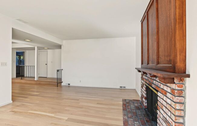 3 beds, 2.5 baths, $7,500