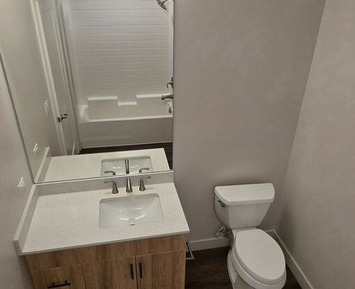 Studio, 1 bath, 443 sqft, $2,100, Unit 208
