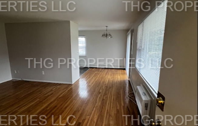 2 beds, 1 bath, 1,296 sqft, $2,499, Unit 405-31 (HW)