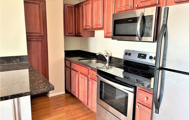 1 bed, 1 bath, 700 sqft, $1,900, Unit 418-0711