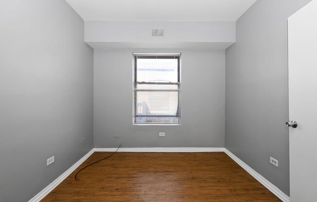 2 beds, 1 bath, 550 sqft, $1,554, Unit 4242 - 3W