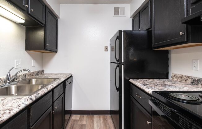 2 beds, 1 bath, 714 sqft, $895, Unit 3805-6