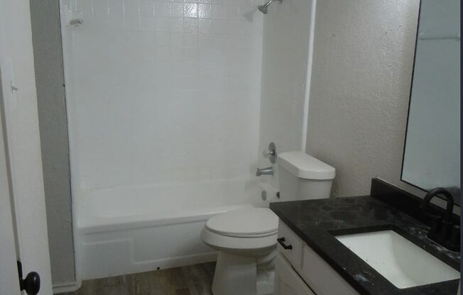 1 bed, 1 bath, 600 sqft, $1,600, Unit 119