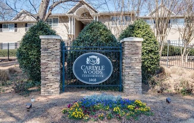 Very Spacious 2bd/2ba Condo in Brookhaven w/ Pool!!