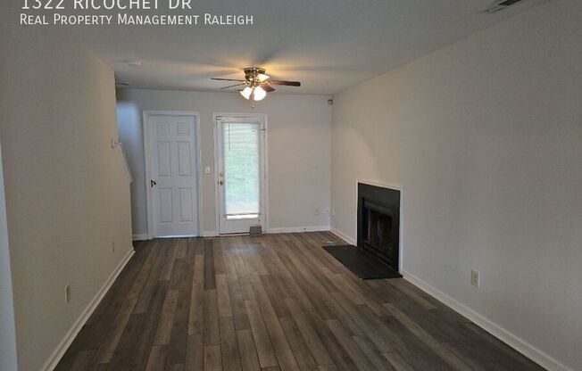 1322 RICOCHET DR