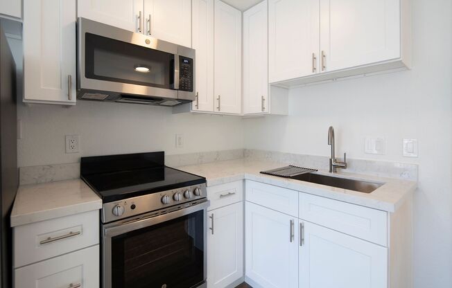 1 bed, 1 bath, 450 sqft, $2,300, Unit 506