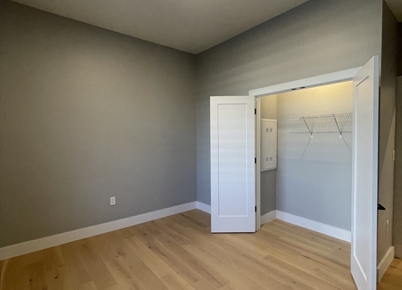 2 beds, 2 baths, 918 sqft, $3,595, Unit 220
