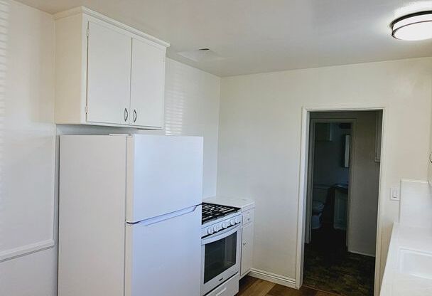 1 bed, 1 bath, $2,350, Unit 2