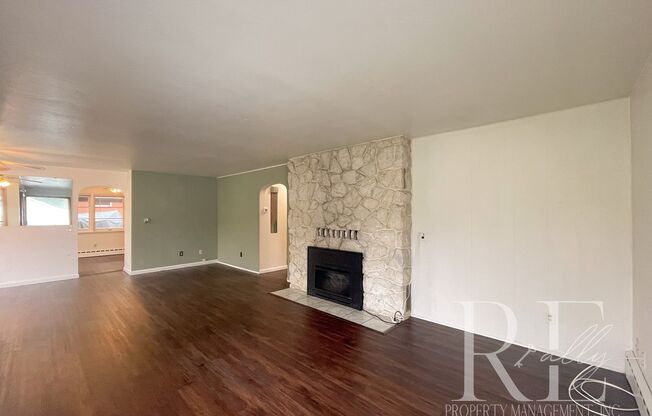 2 beds, 1 bath, $2,275