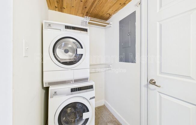 1 bed, 1 bath, 719 sqft, $1,220, Unit 203