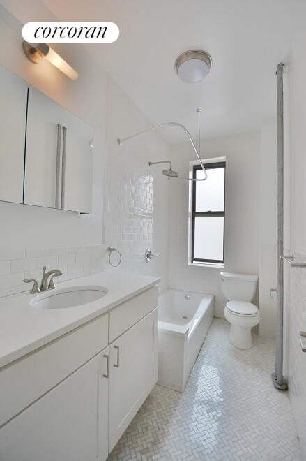 530 W 123 ST
