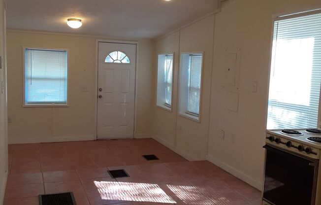 2 beds, 1 bath, $1,650