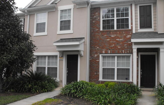 Nice Town home style condo for rent in Bartram park!