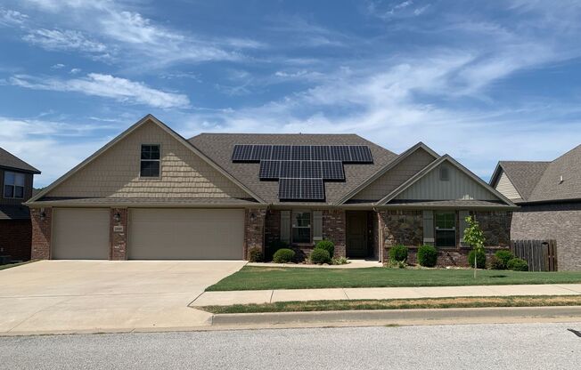 Solar Powered 4BR with Bonus Floor in Centerton