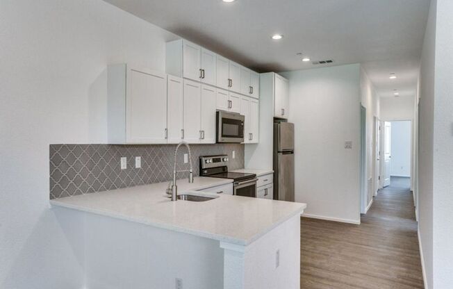 Avenue 3275