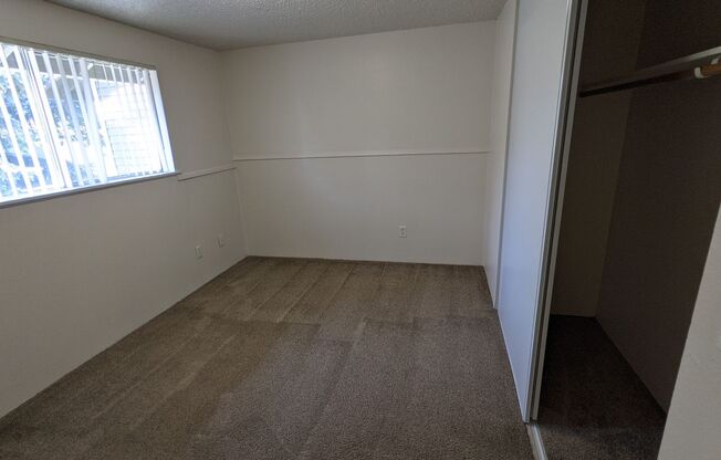 3 beds, 1.5 baths, 1,500 sqft, $1,912, Unit 2802-1