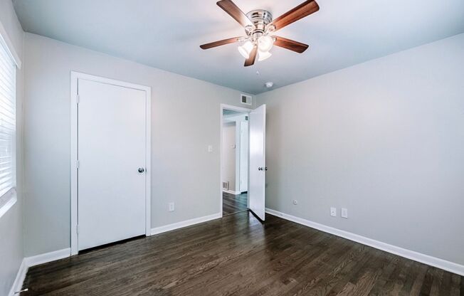 2 beds, 1 bath, 850 sqft, $1,250, Unit 00-E8