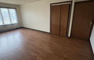 2 beds, 1 bath, 850 sqft, $975, Unit 12