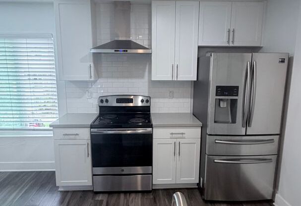 2 beds, 2 baths, 1,050 sqft, $2,995, Unit 20