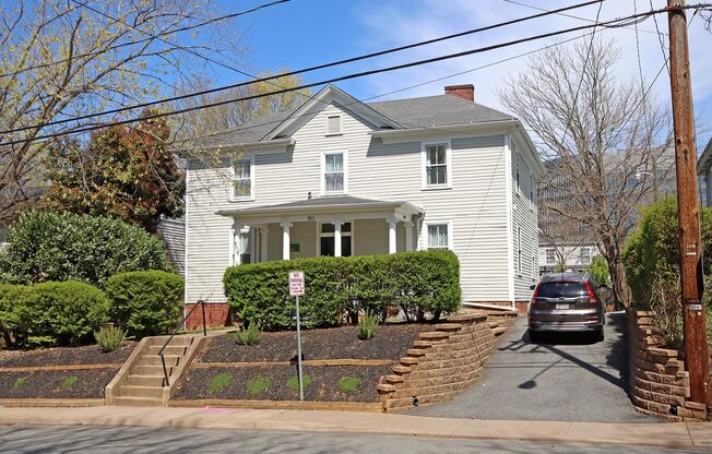 Charming & Renovated Downtown Home .5 Mile From UVA Medical Center