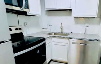 Discover Chic & Convenient Living at Robinson Gardens Apartments located in Marietta!