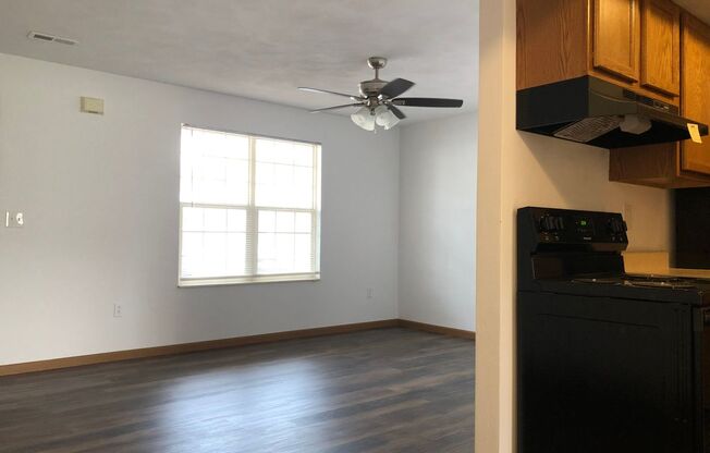 1 bed, 1 bath, 612 sqft, $1,025, Unit 1670-02 PVC