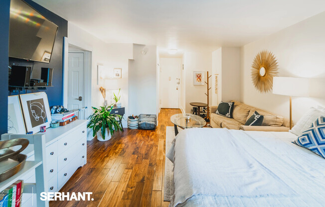 Studio, 1 bath, $3,800, Unit 16L