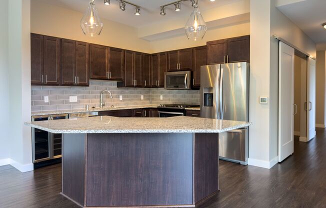 2 beds, 2.5 baths, 1,575 sqft, $3,250