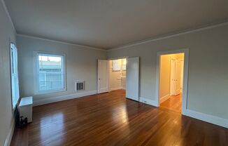 Studio, 1 bath, $1,595, Unit 430 East 15th #4