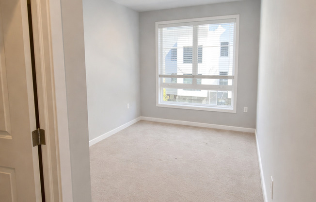 2 beds, 1 bath, 802 sqft, $1,627, Unit Unit 14