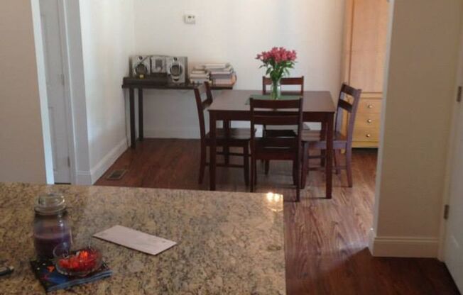 Huge Luxury South Side Home w/ Stainless Kitchen appliances and A/C