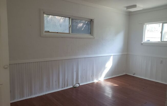 2 beds, 1 bath, $1,250