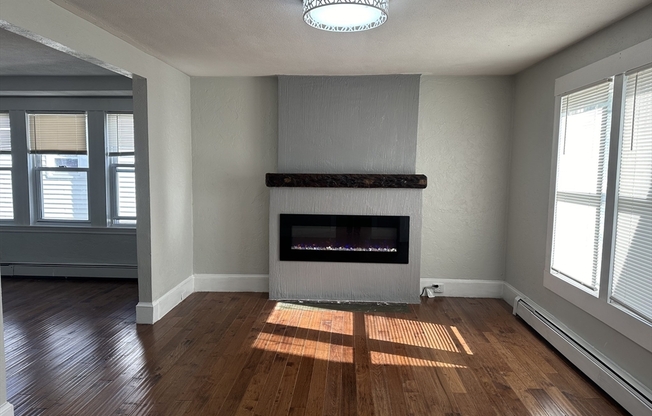 3 beds, 1.5 baths, 1,150 sqft, $2,850, Unit 1FL