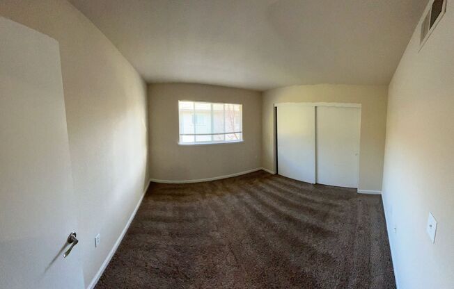 2 beds, 1 bath, 848 sqft, $1,900, Unit 1706