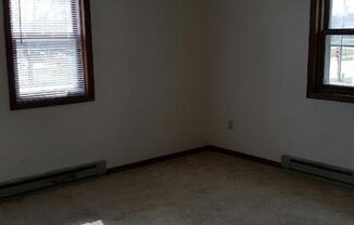 2 beds, 1 bath, $800, Unit 1810 #05