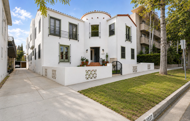 1237 Orange Grove Ave