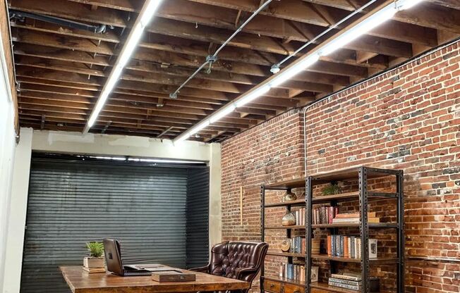 Charming Living in Historic West Adams at 1906 Cimarron Street